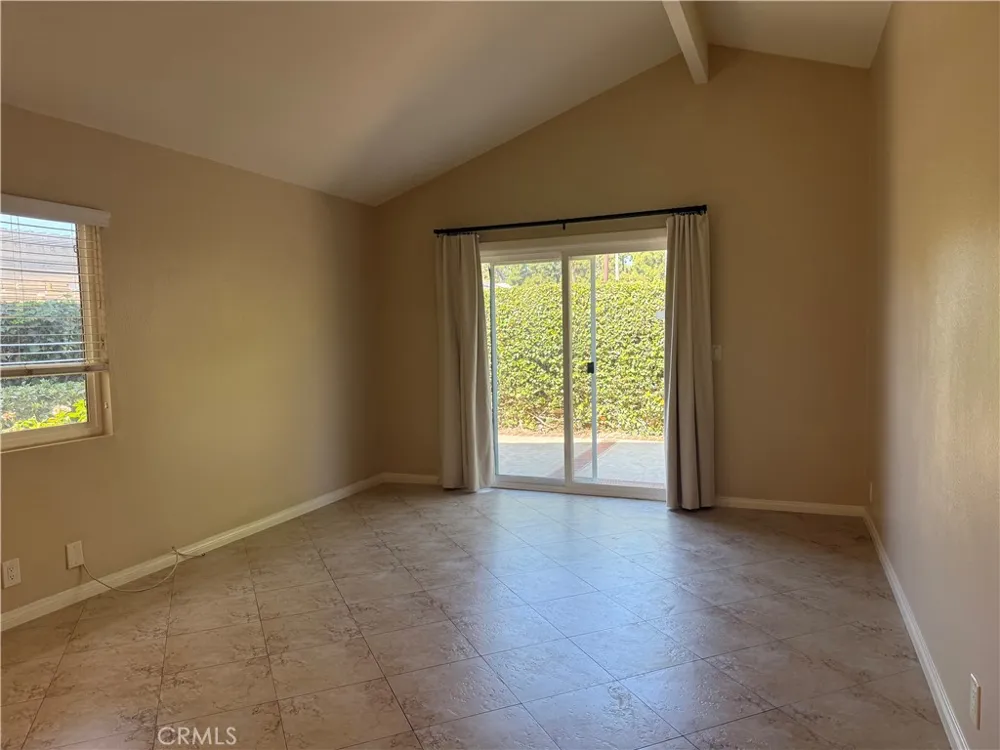 41 Sparrowhawk Irvine, CA 92604