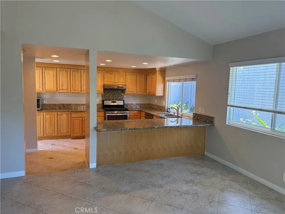41 Sparrowhawk Irvine, CA 92604