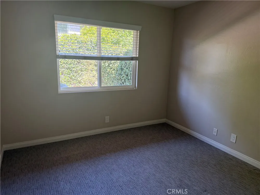 41 Sparrowhawk Irvine, CA 92604