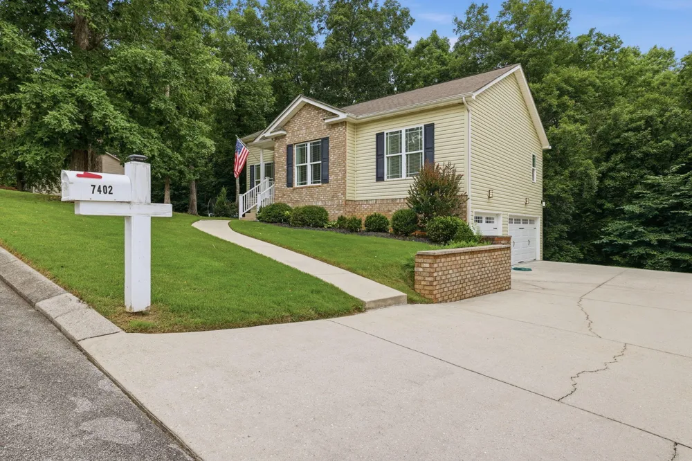 7402 Tiercel Drive Ooltewah, TN 37363