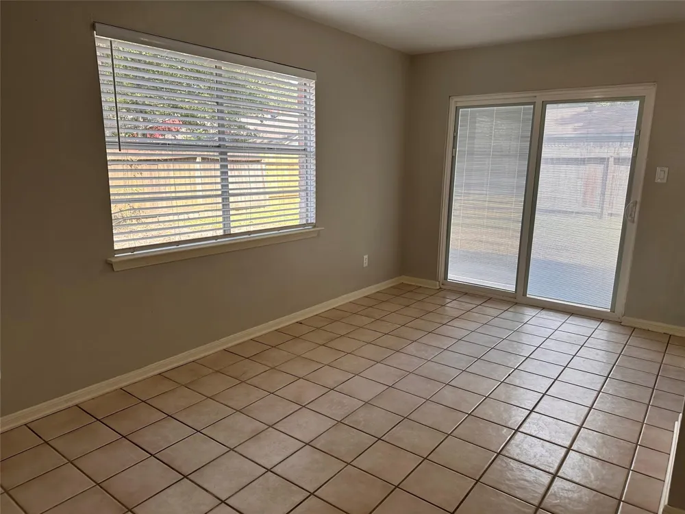 3323 Brookdale Drive Drive Kingwood, TX 77339