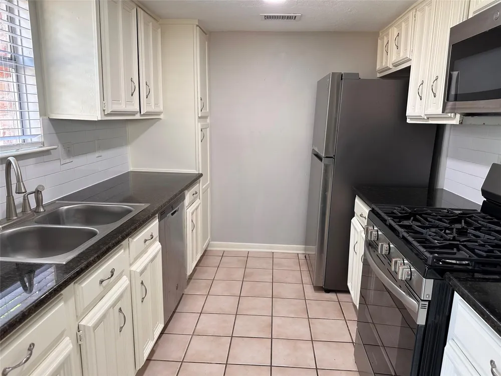 3323 Brookdale Drive Drive Kingwood, TX 77339