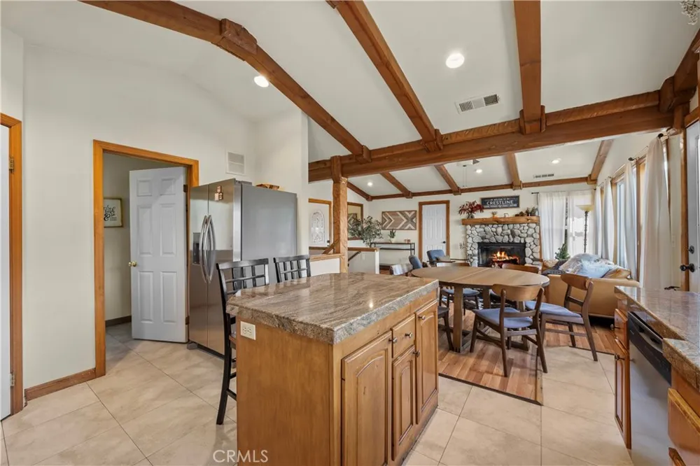 820 Arbula Crestline, CA 92325