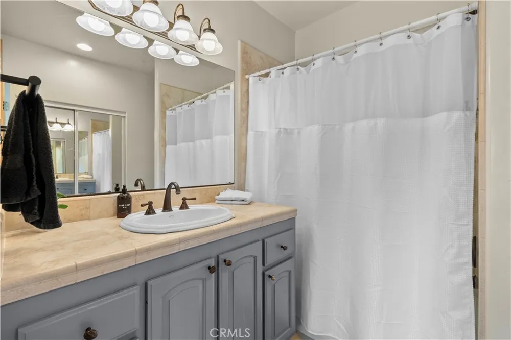820 Arbula Crestline, CA 92325