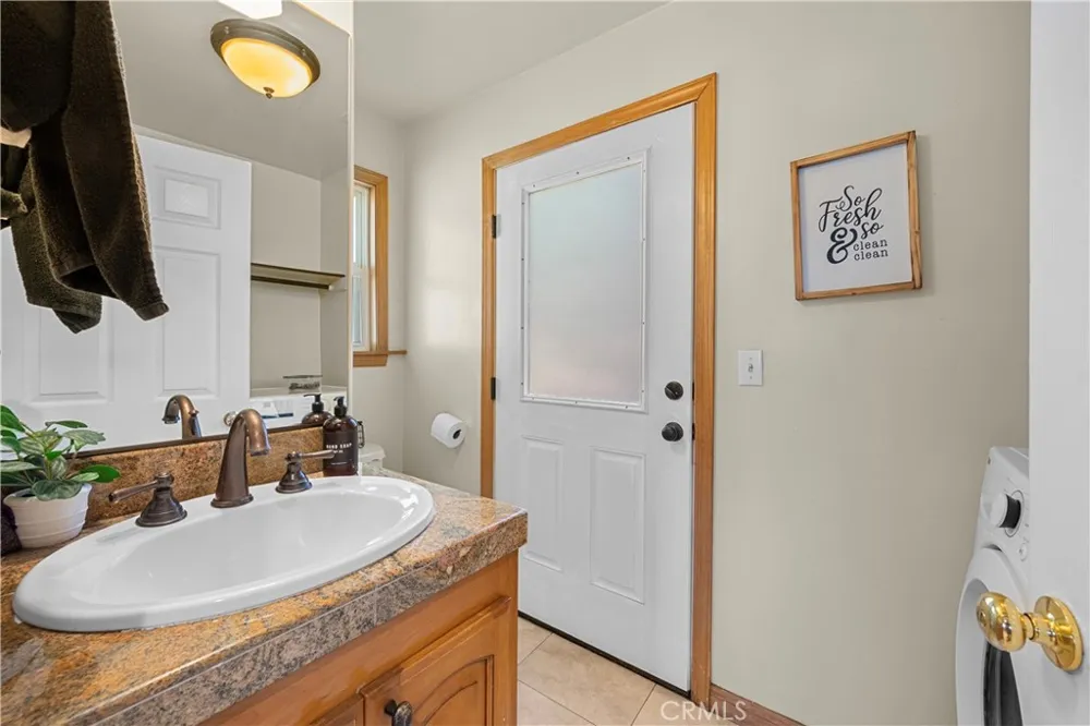 820 Arbula Crestline, CA 92325