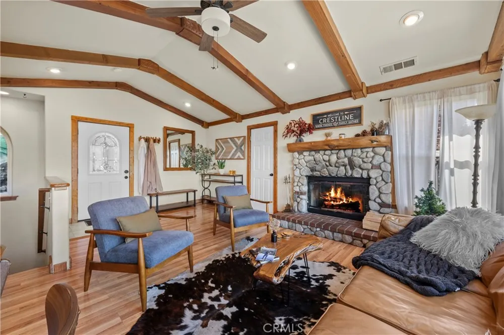 820 Arbula Crestline, CA 92325