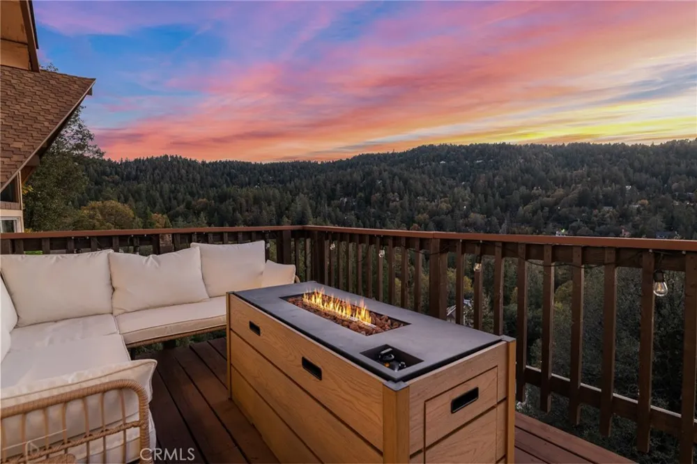 820 Arbula Crestline, CA 92325