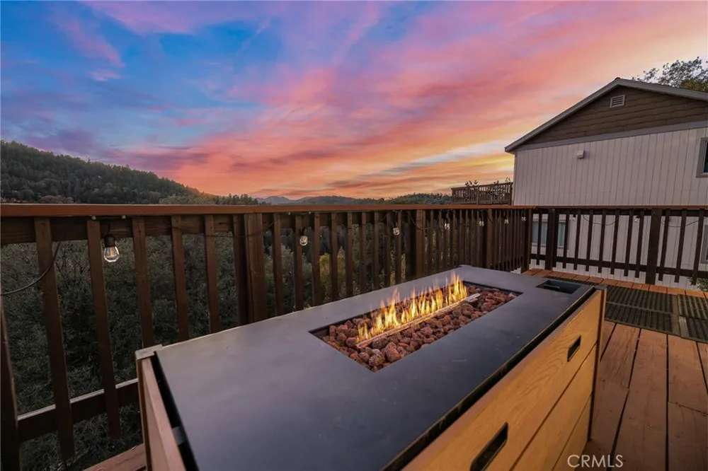 820 Arbula Crestline, CA 92325