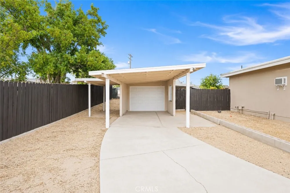 15037 Miami Apple Valley, CA 92307