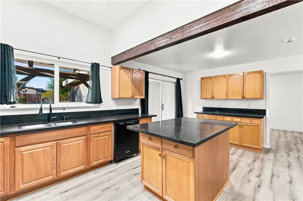 15037 Miami Apple Valley, CA 92307