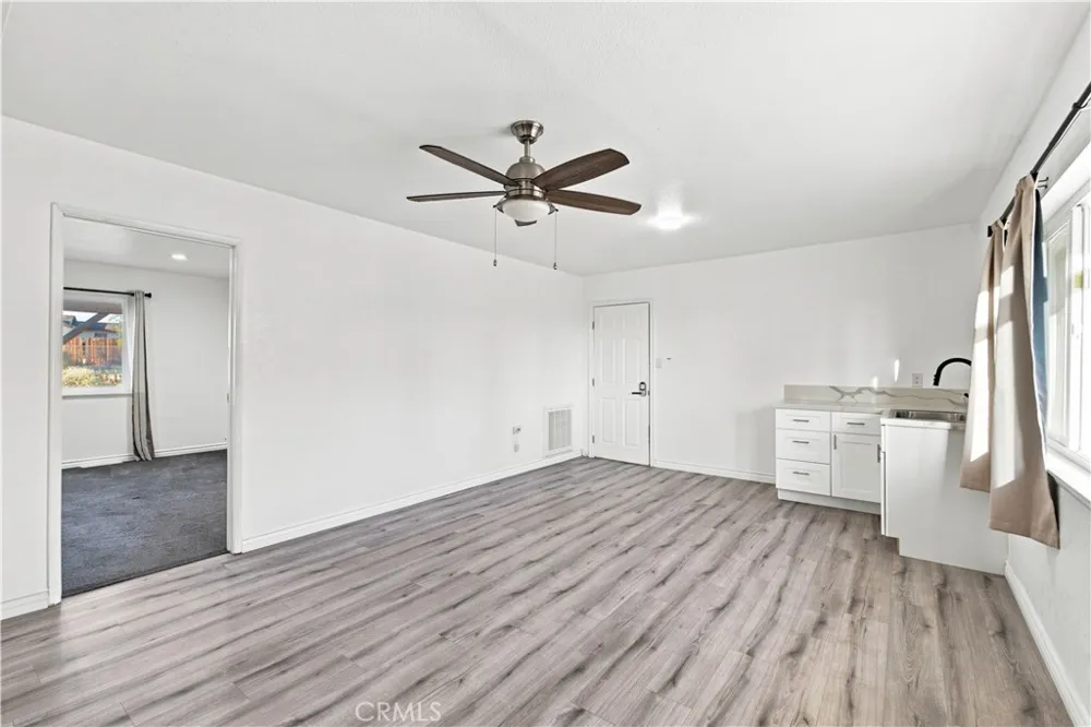 15037 Miami Apple Valley, CA 92307