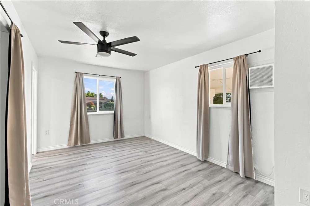 15037 Miami Apple Valley, CA 92307
