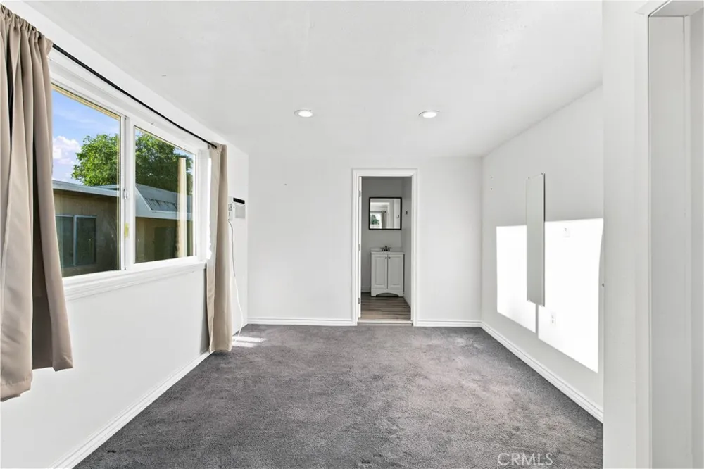 15037 Miami Apple Valley, CA 92307