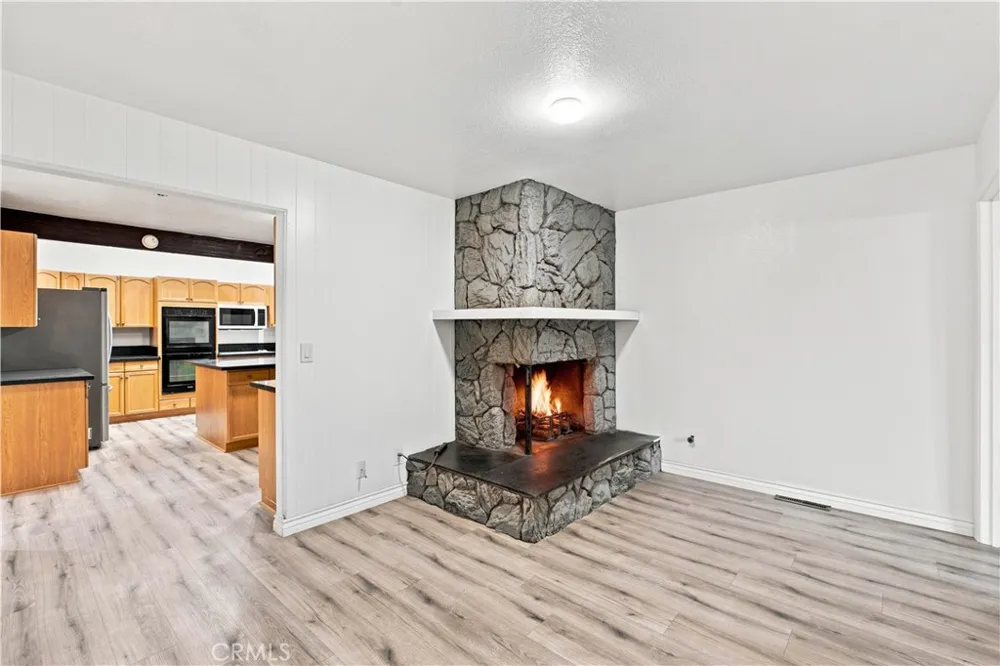 15037 Miami Apple Valley, CA 92307