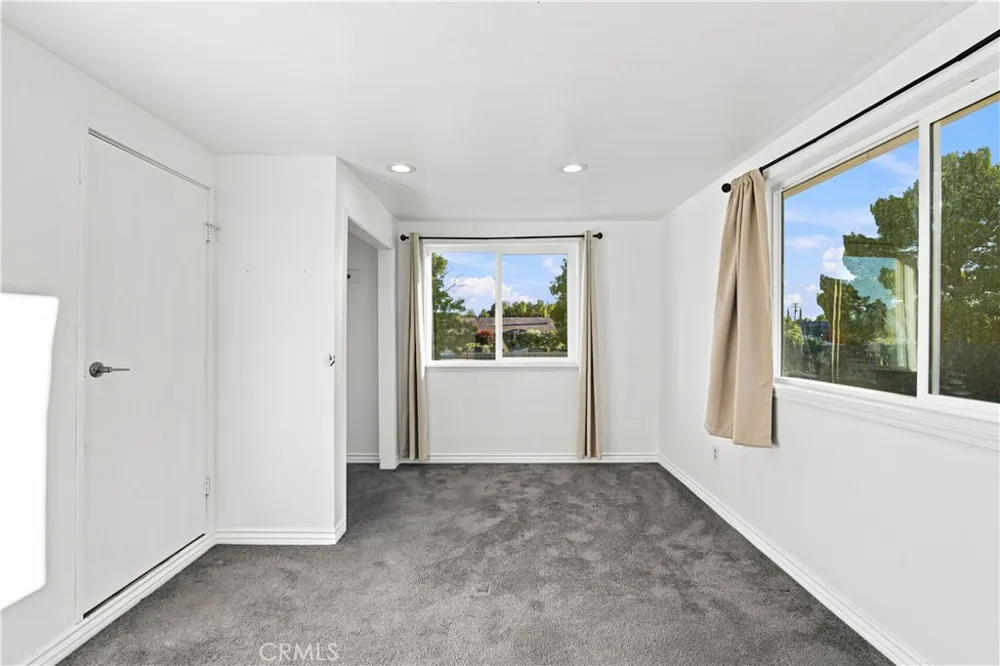 15037 Miami Apple Valley, CA 92307