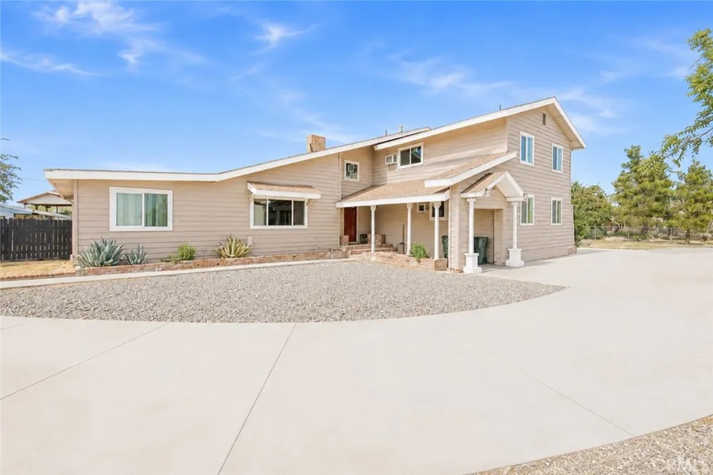 15037 Miami Apple Valley, CA 92307