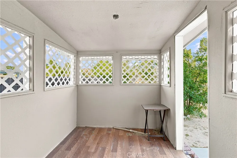 15037 Miami Apple Valley, CA 92307