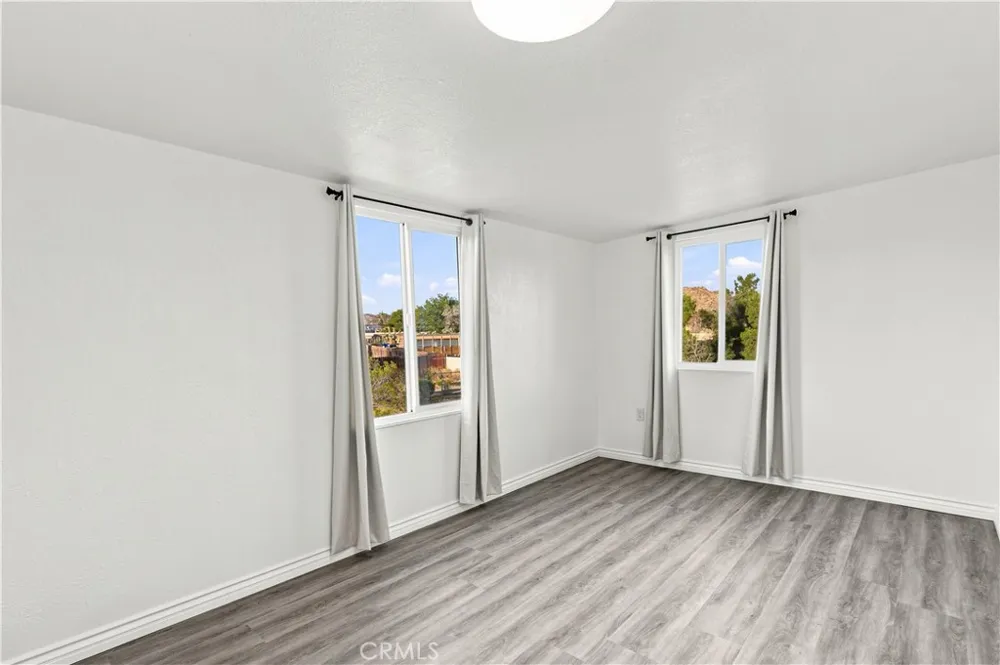 15037 Miami Apple Valley, CA 92307