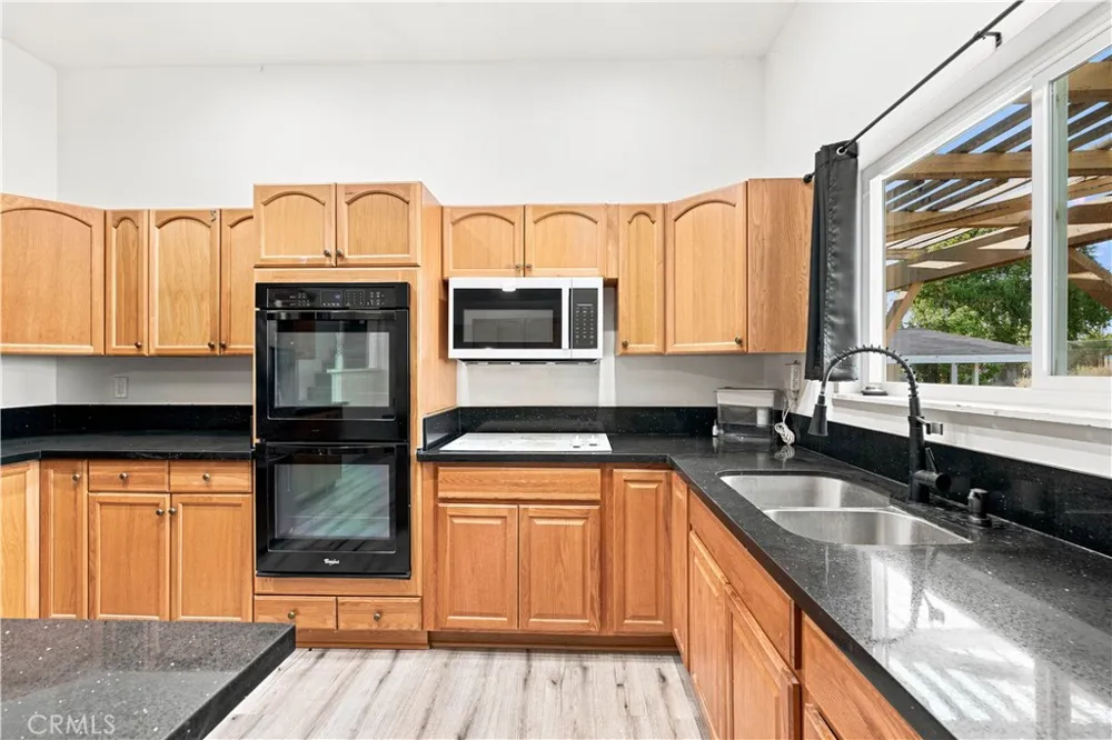 15037 Miami Apple Valley, CA 92307