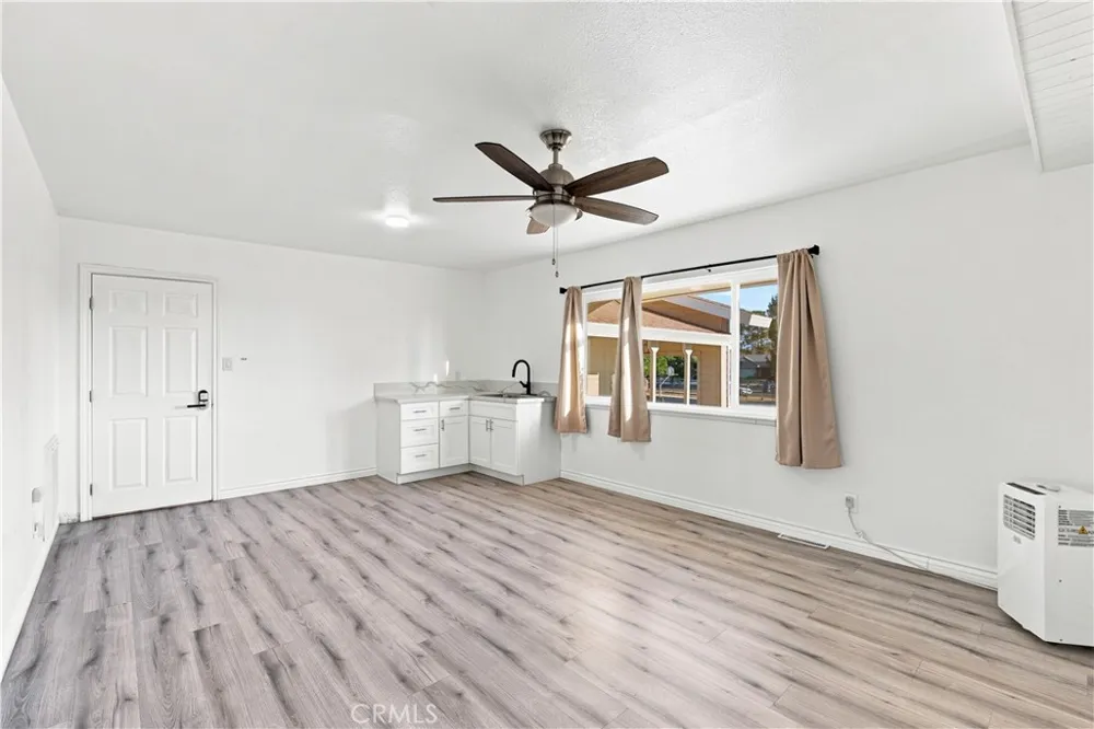 15037 Miami Apple Valley, CA 92307