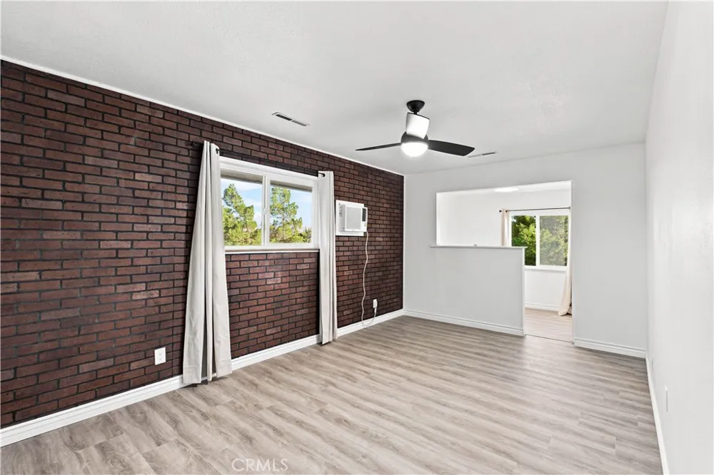 15037 Miami Apple Valley, CA 92307