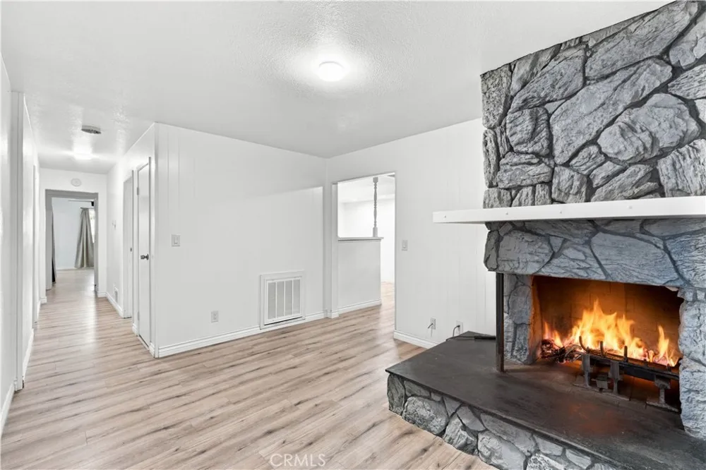 15037 Miami Apple Valley, CA 92307