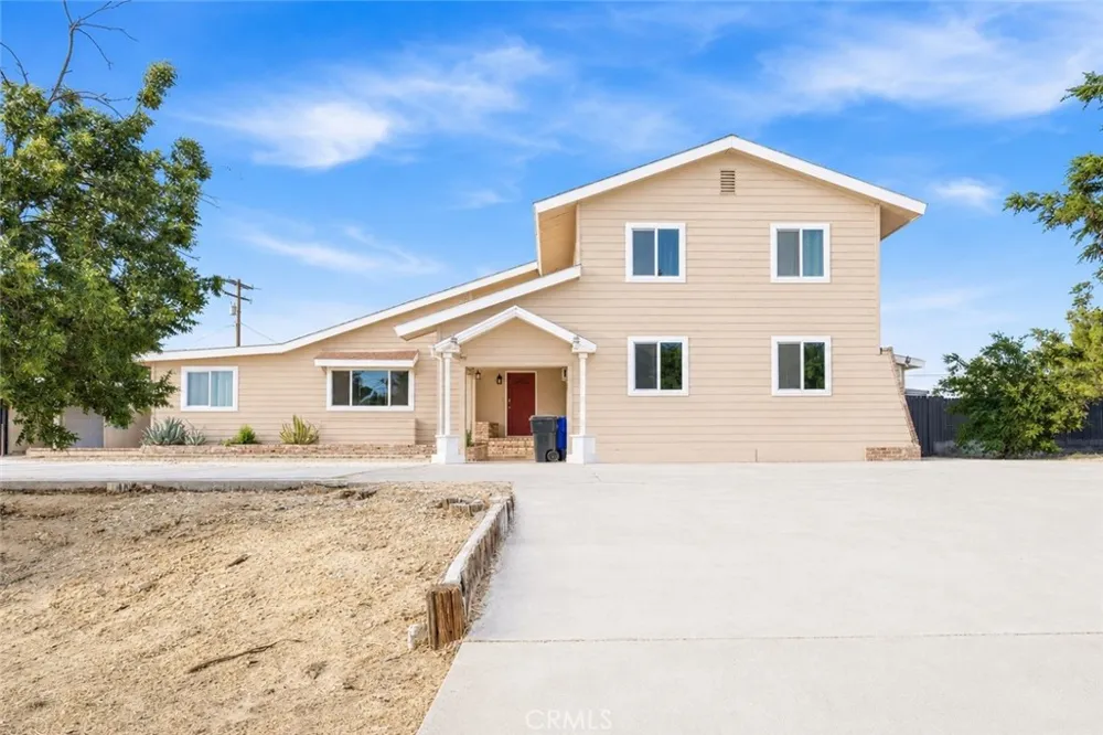 15037 Miami Apple Valley, CA 92307