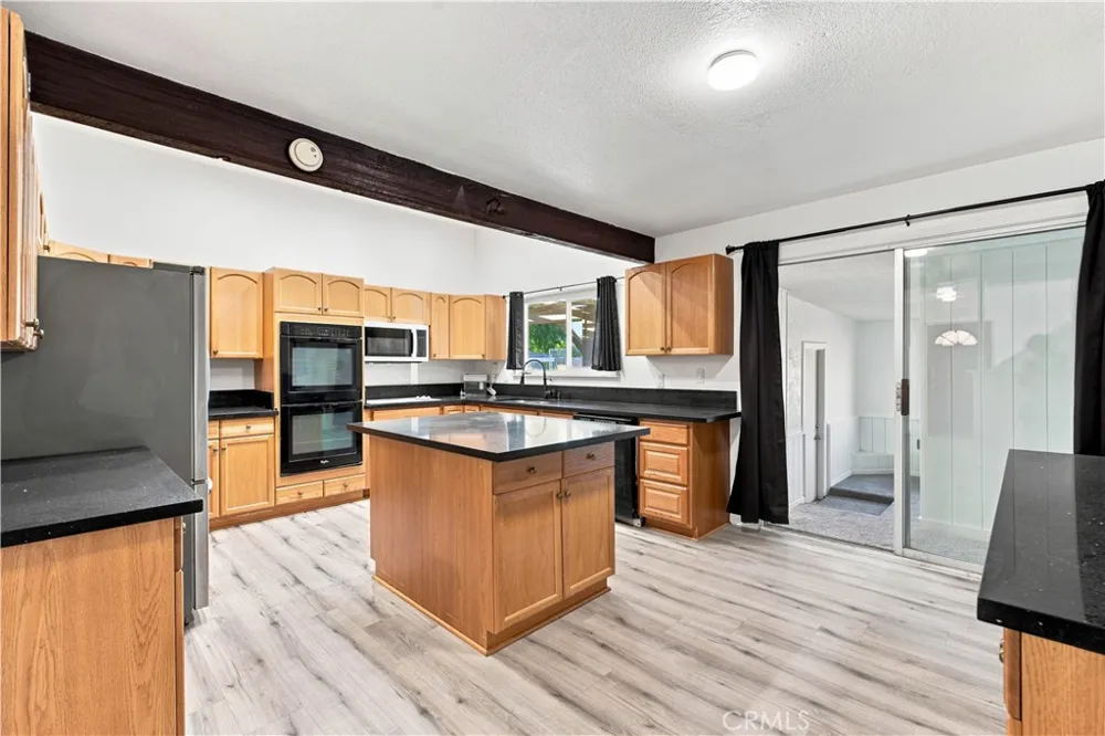 15037 Miami Apple Valley, CA 92307