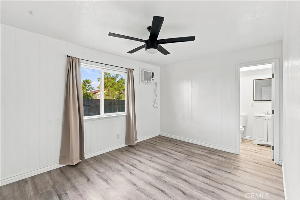 15037 Miami Apple Valley, CA 92307