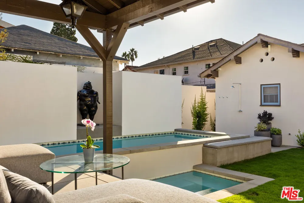 800 S Plymouth Boulevard Los Angeles, CA 90005