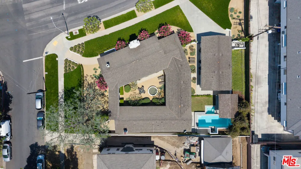 800 S Plymouth Boulevard Los Angeles, CA 90005