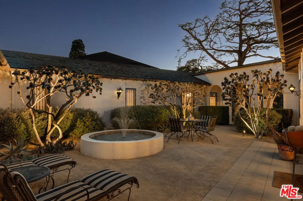 800 S Plymouth Boulevard Los Angeles, CA 90005