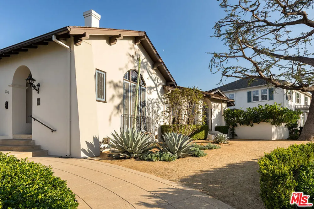800 S Plymouth Boulevard Los Angeles, CA 90005