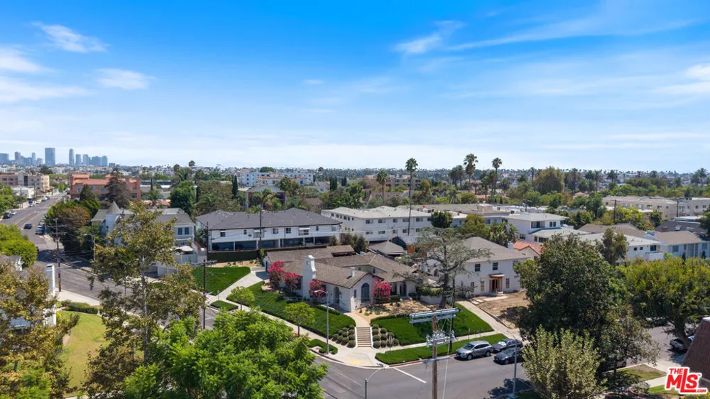 800 S Plymouth Boulevard Los Angeles, CA 90005