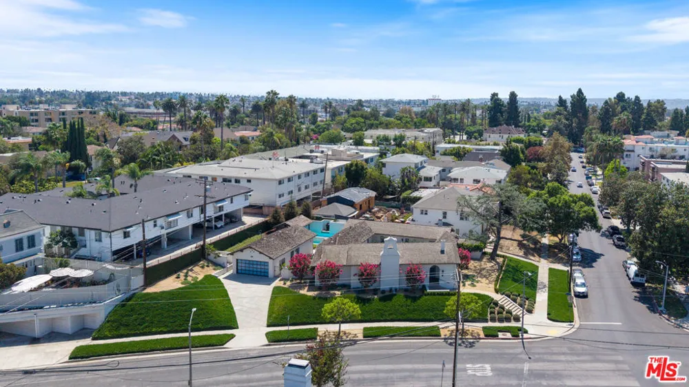 800 S Plymouth Boulevard Los Angeles, CA 90005