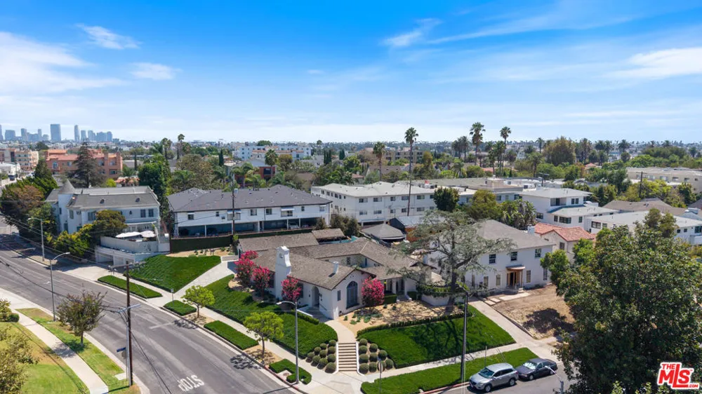 800 S Plymouth Boulevard Los Angeles, CA 90005