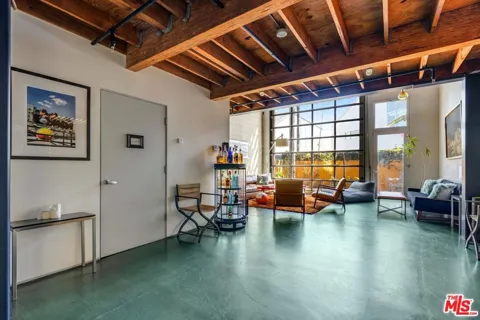 2114 Narcissus Court