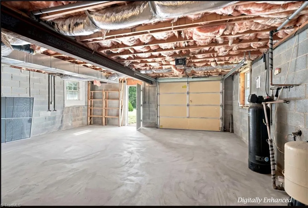 11526 US Highway 421 Purlear, NC 28665