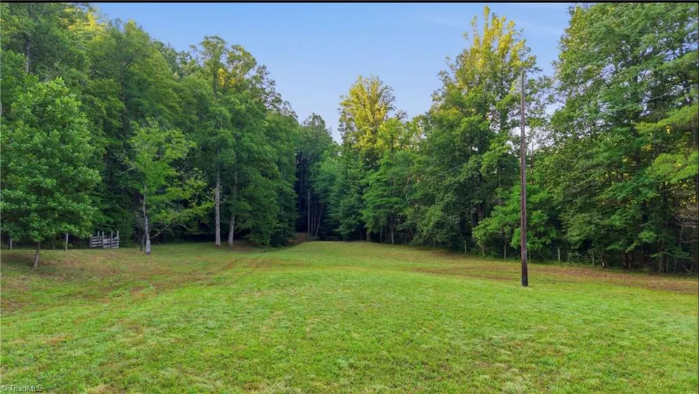 11526 US Highway 421 Purlear, NC 28665