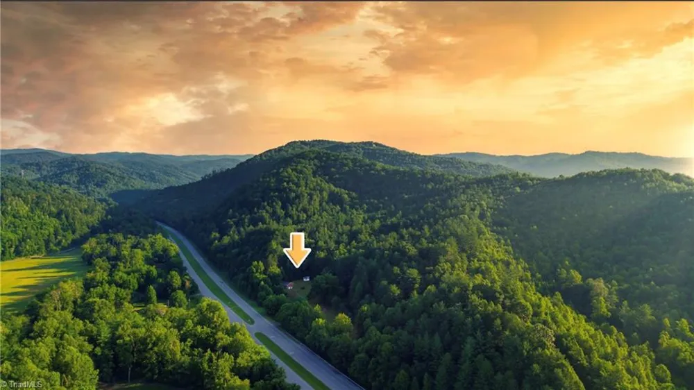 11526 US Highway 421 Purlear, NC 28665