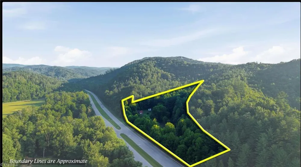 11526 US Highway 421 Purlear, NC 28665