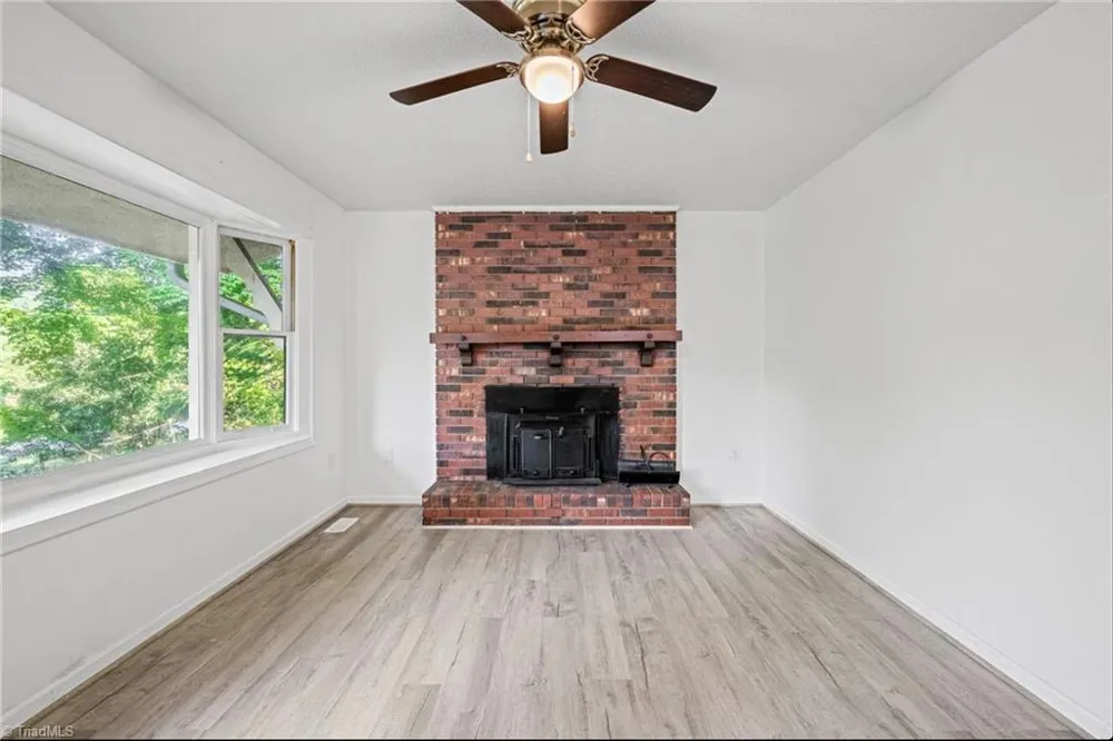 11526 US Highway 421 Purlear, NC 28665