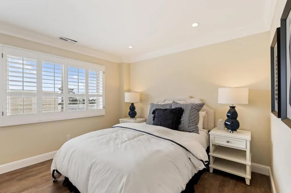 Mission 3 NW of 4th Avenue #5 Carmel, CA 93921