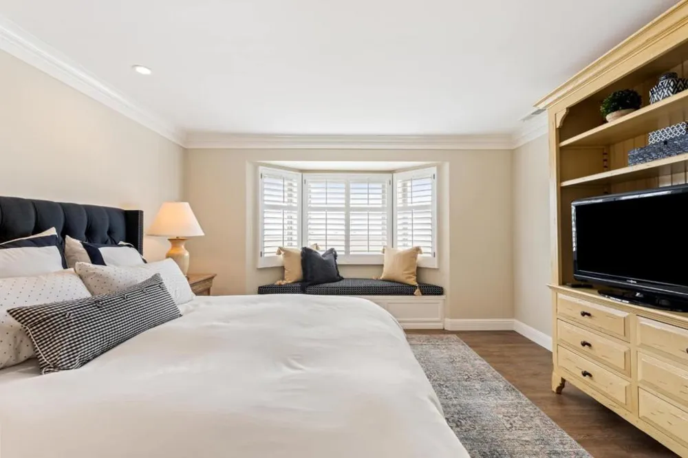 Mission 3 NW of 4th Avenue #5 Carmel, CA 93921