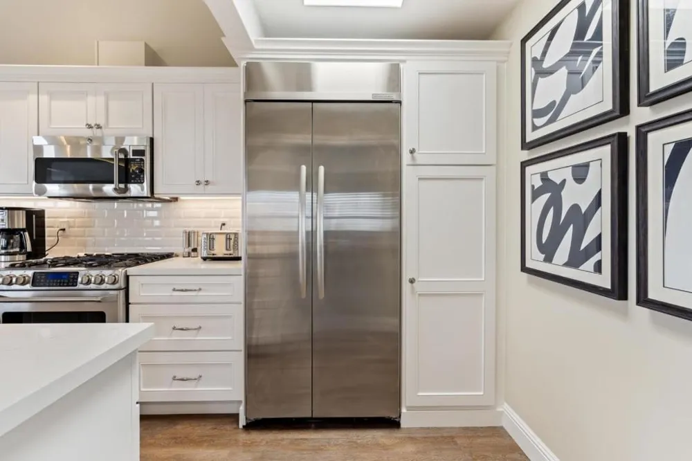Mission 3 NW of 4th Avenue #5 Carmel, CA 93921