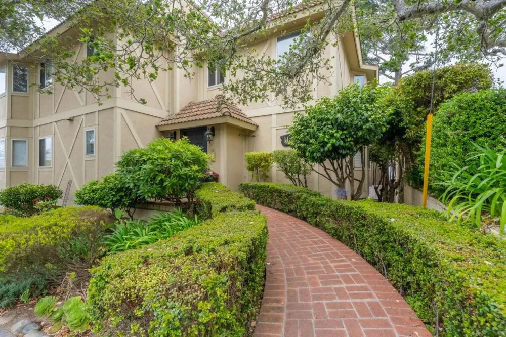 Mission 3 NW of 4th Avenue #5 Carmel, CA 93921
