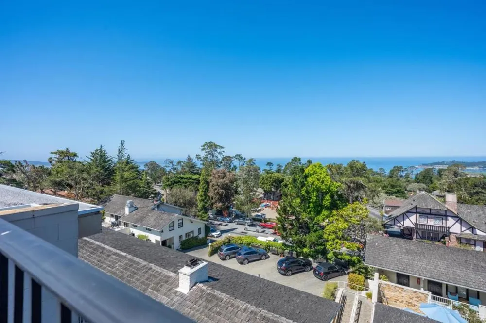 Mission 3 NW of 4th Avenue #5 Carmel, CA 93921