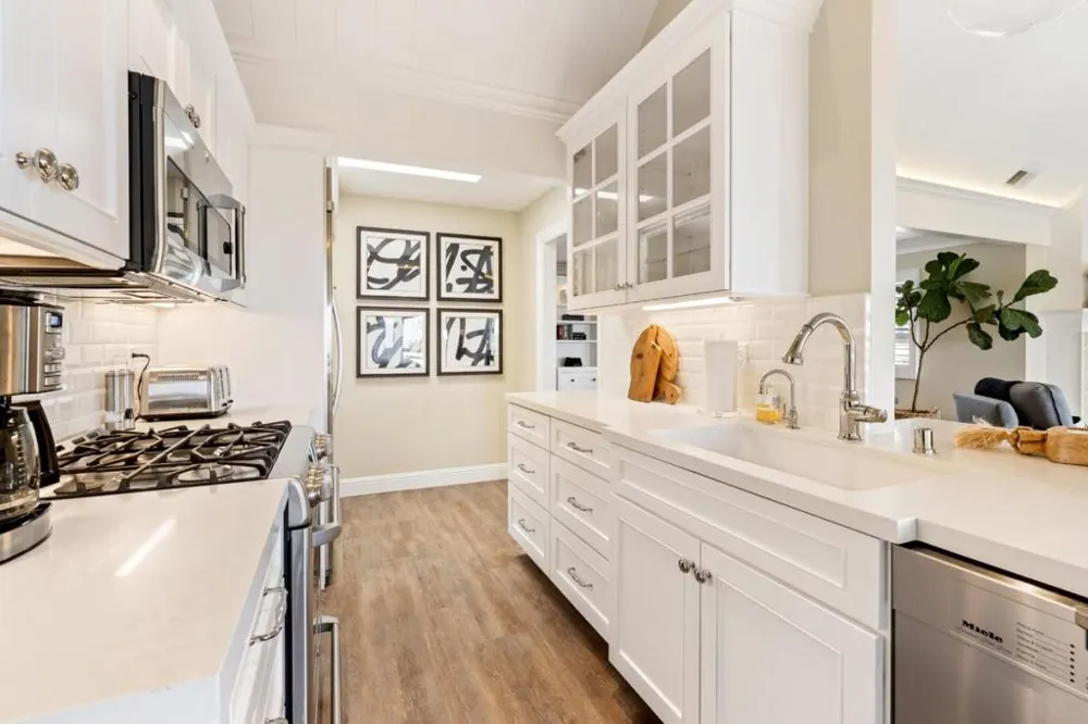 Mission 3 NW of 4th Avenue #5 Carmel, CA 93921