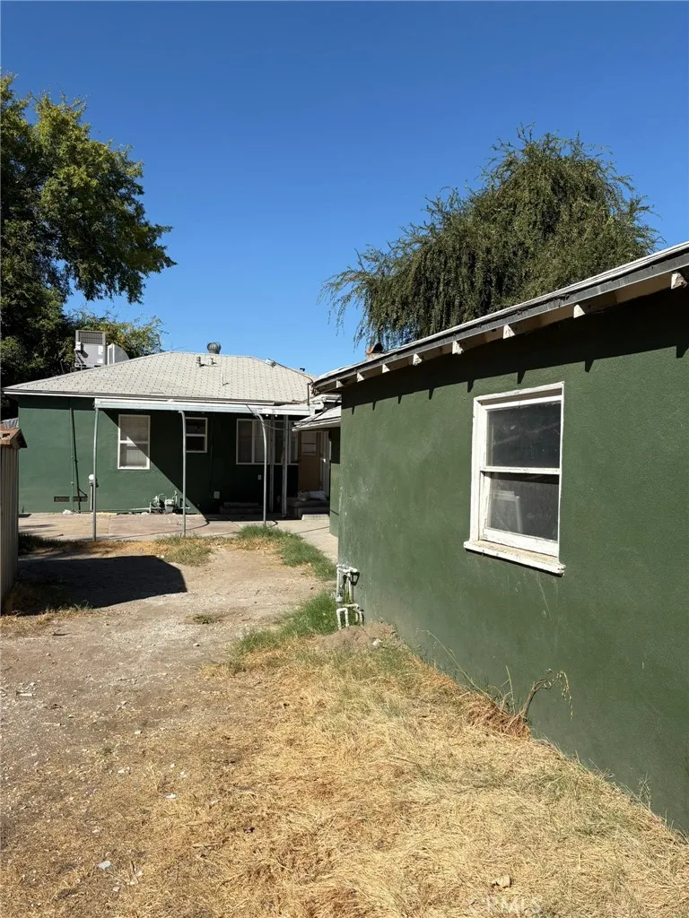 2325 Verde Bakersfield, CA 93304