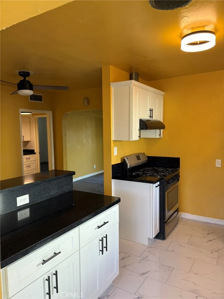 2325 Verde Bakersfield, CA 93304